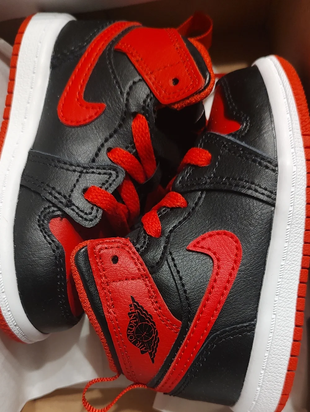 Jordan 11 Toddler High-Top Sneakers Size 5C  Black and Red New
